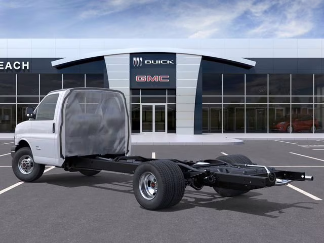 2026 Summit White GMC Savana Cutaway 3500 1WT RWD Long Wheelbase