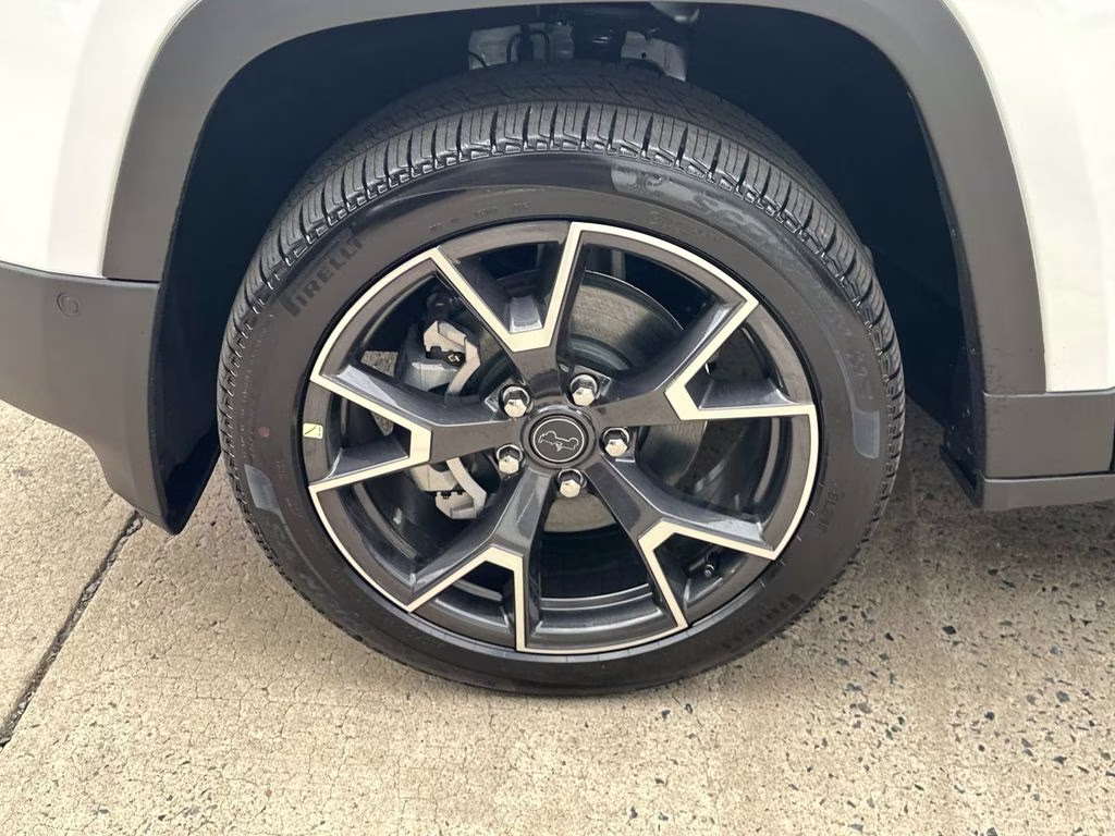 2026 Bright White Clearcoat Jeep Cherokee Overland 4X4 SUV