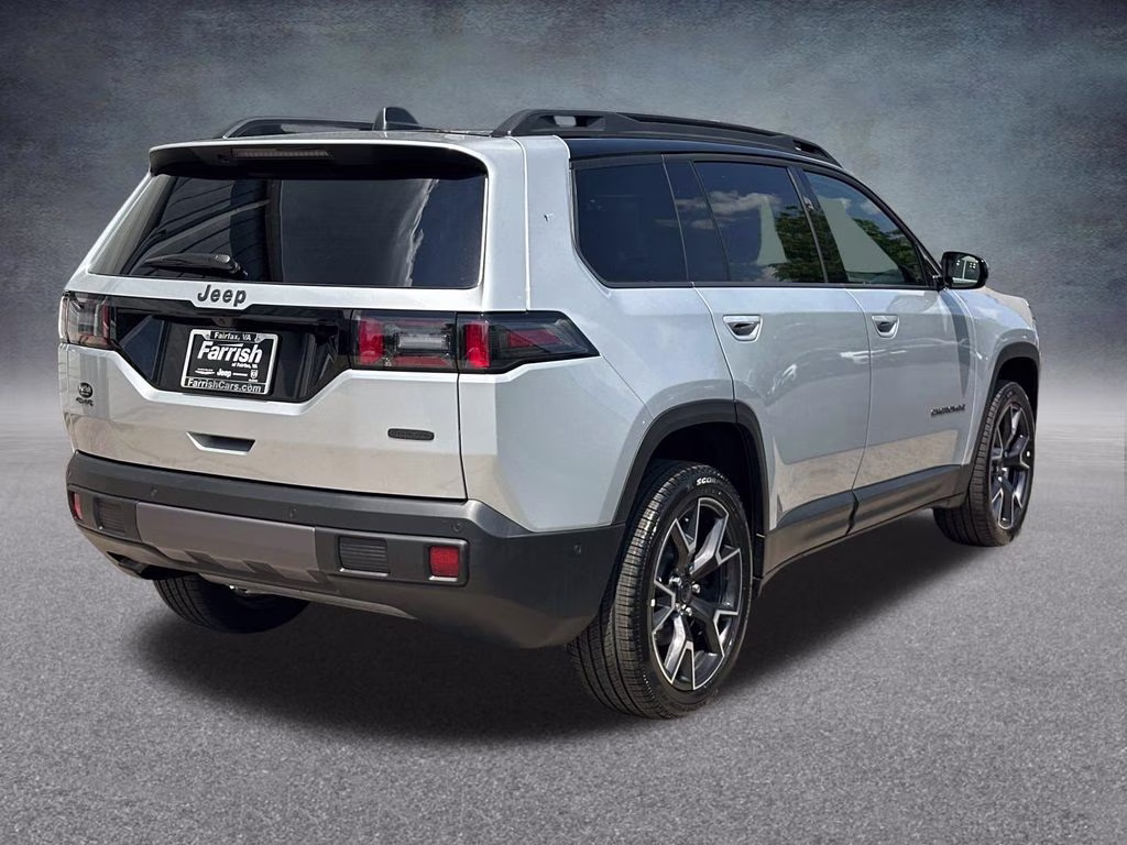 2026 Silver Zynith Clearcoat Jeep Cherokee Overland 4X4 SUV