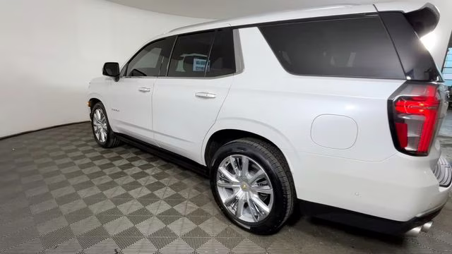 2023 Iridescent Pearl Tricoat Chevrolet Tahoe High Country 4X4 SUV