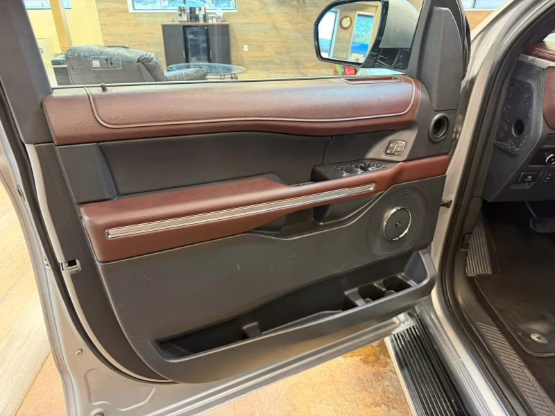 2023 Ford Expedition Max Limited Sport Utility 4D 4X4