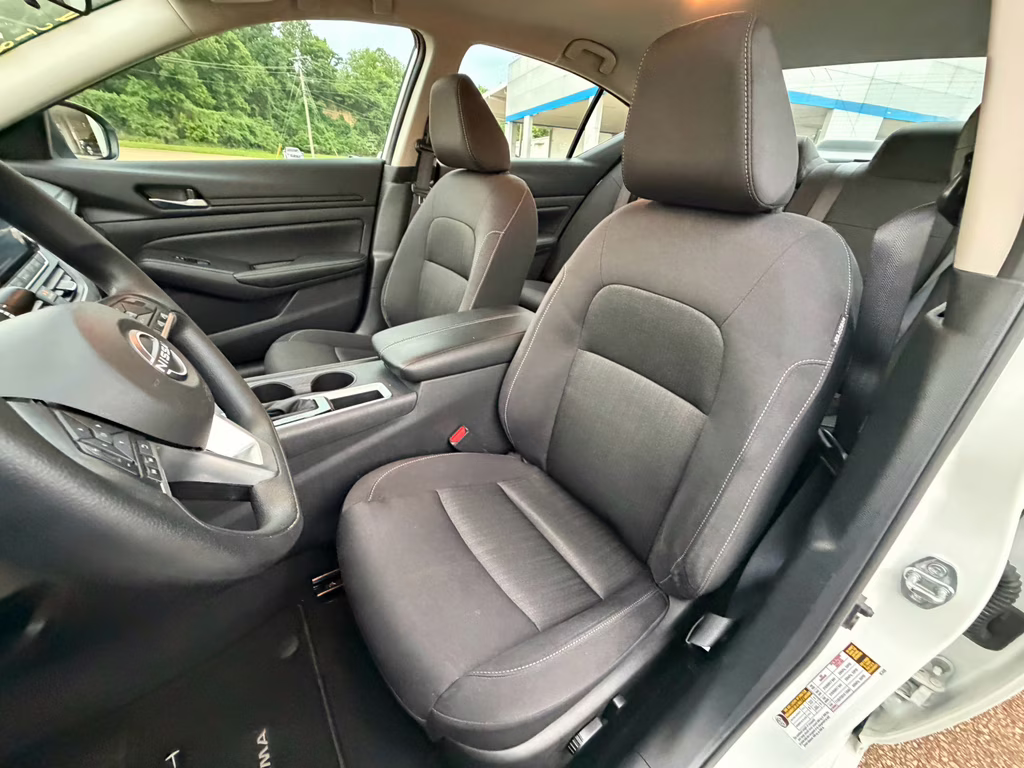 2025 Glacier White Nissan Altima SV FWD Sedan