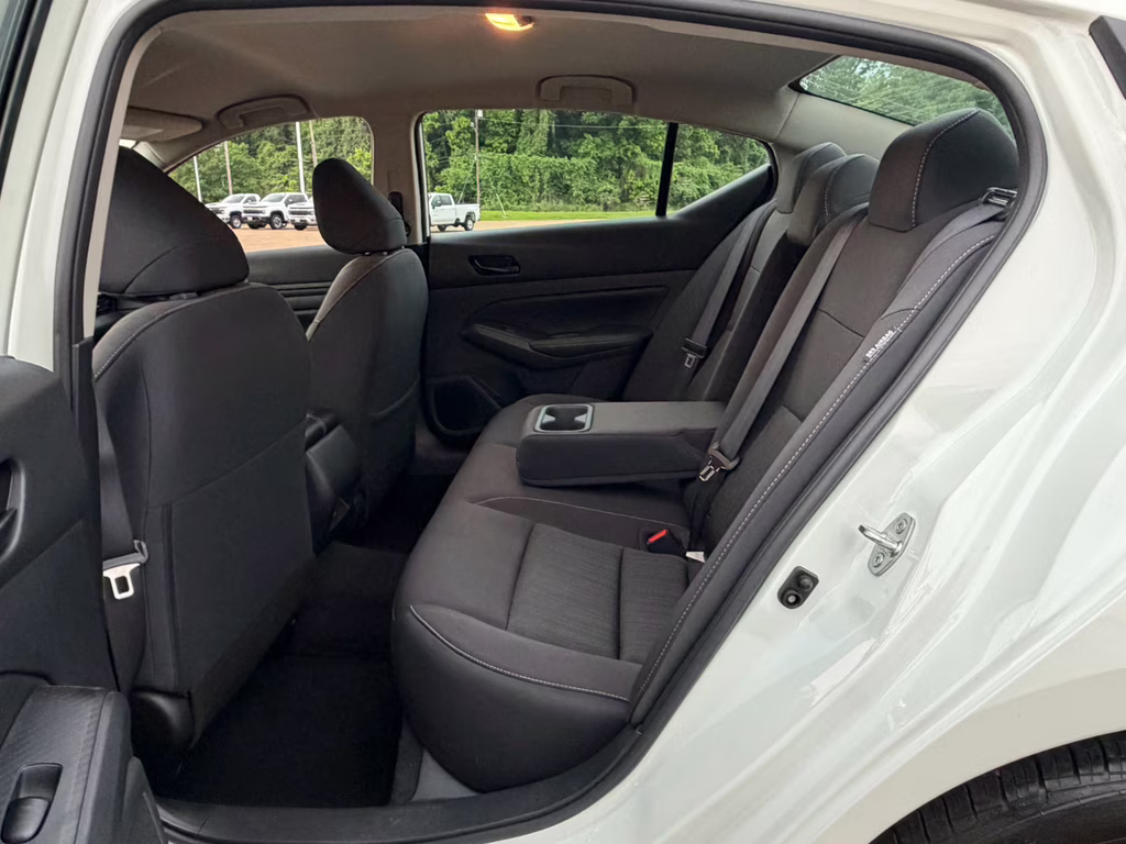 2025 Glacier White Nissan Altima SV FWD Sedan