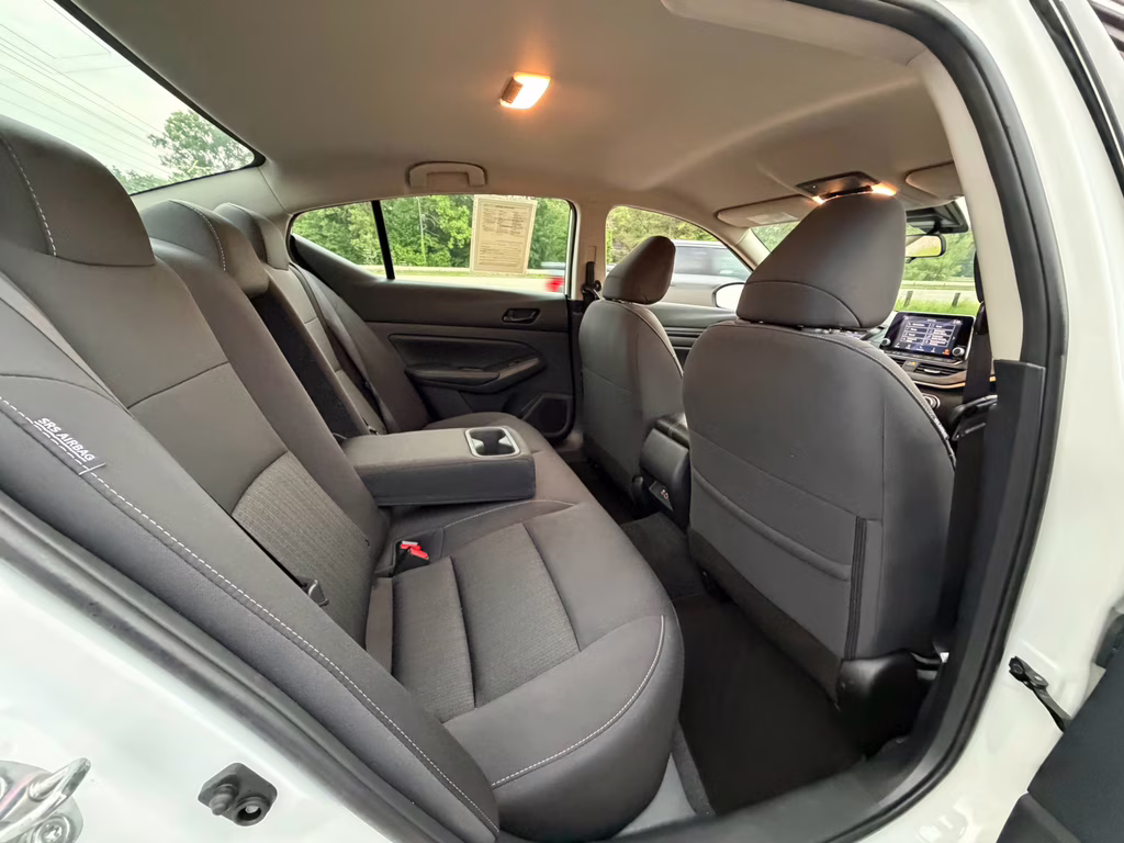 2025 Glacier White Nissan Altima SV FWD Sedan