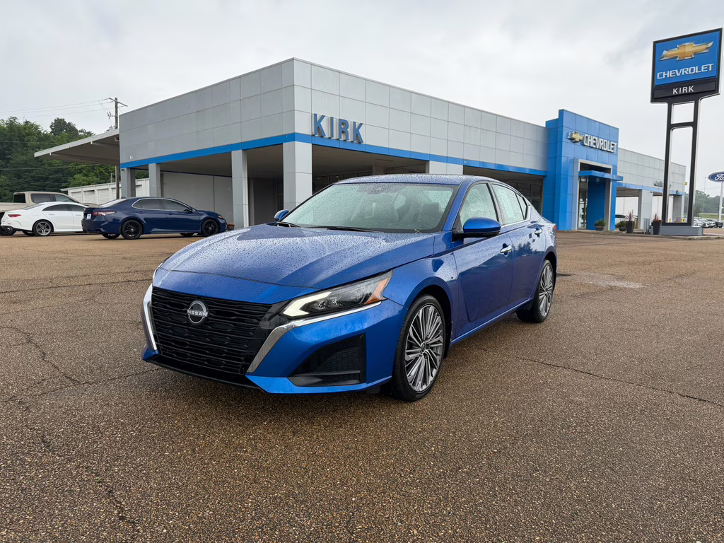 2025 Bluestone Pearl Nissan Altima SL AWD Sedan