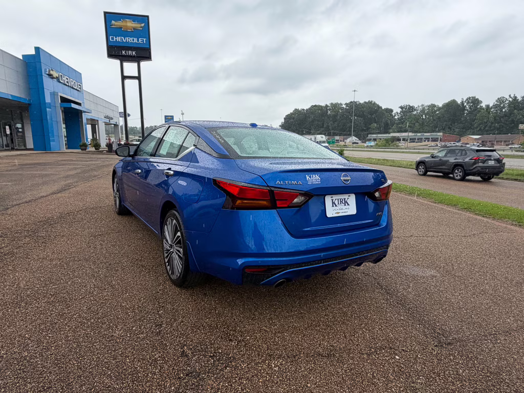 2025 Bluestone Pearl Nissan Altima SL AWD Sedan