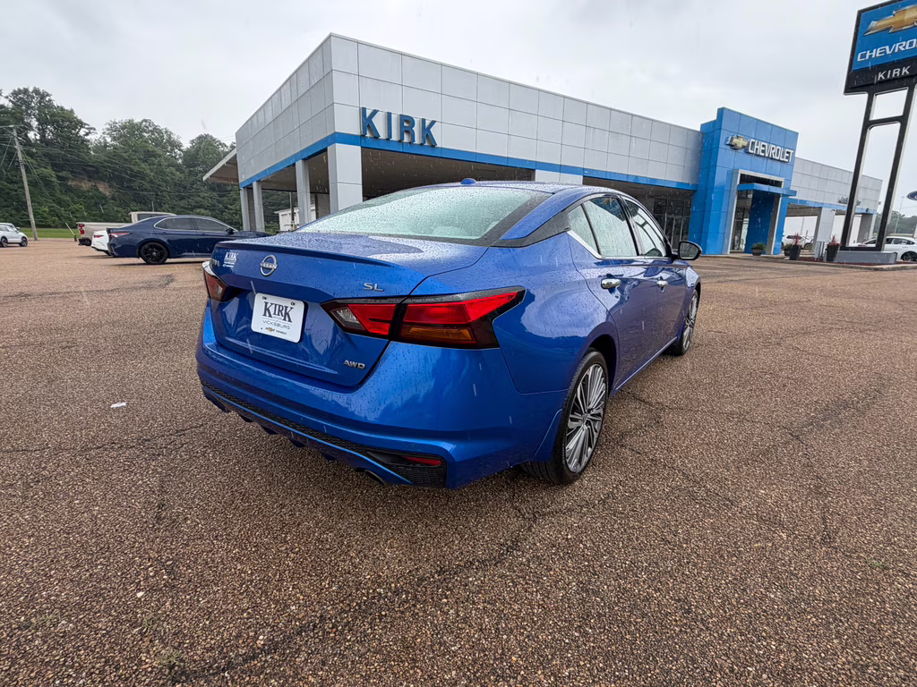 2025 Bluestone Pearl Nissan Altima SL AWD Sedan