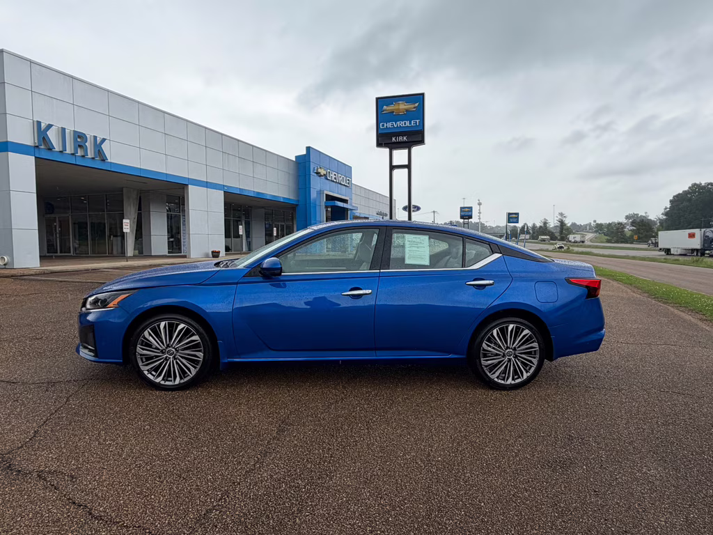 2025 Bluestone Pearl Nissan Altima SL AWD Sedan