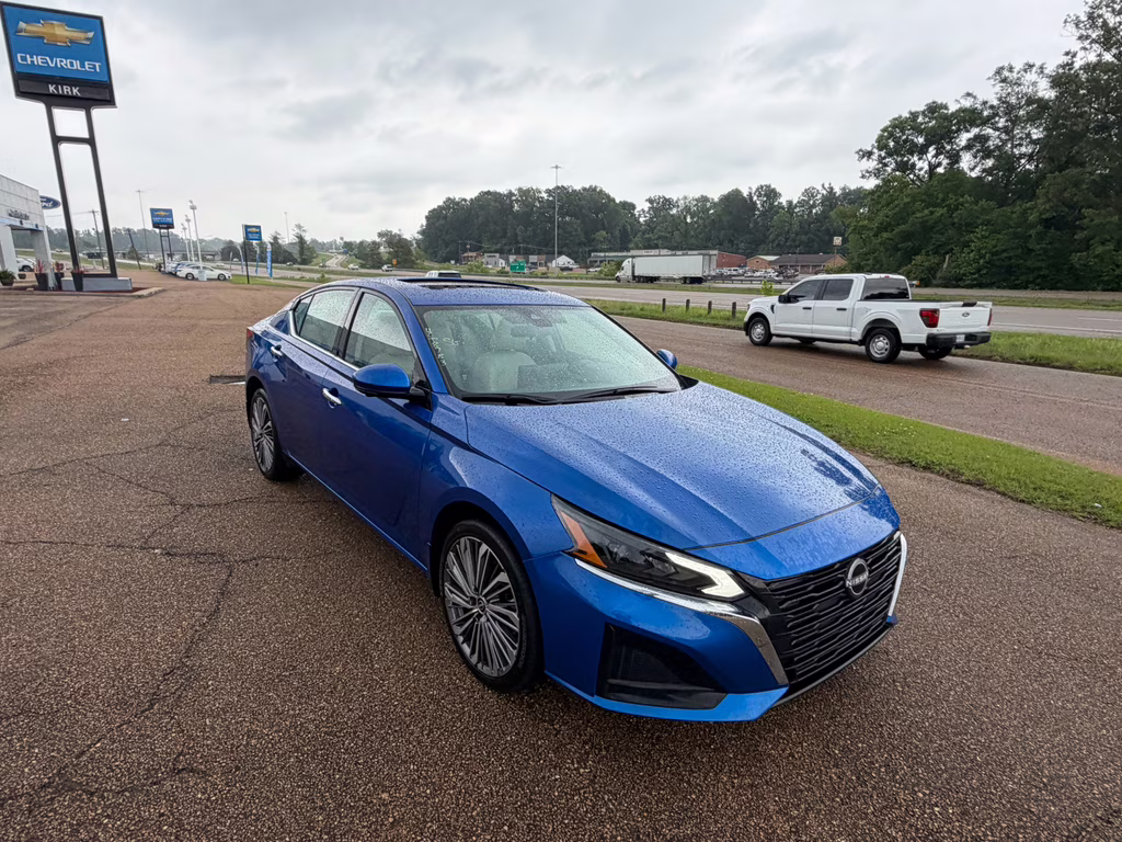 2025 Bluestone Pearl Nissan Altima SL AWD Sedan