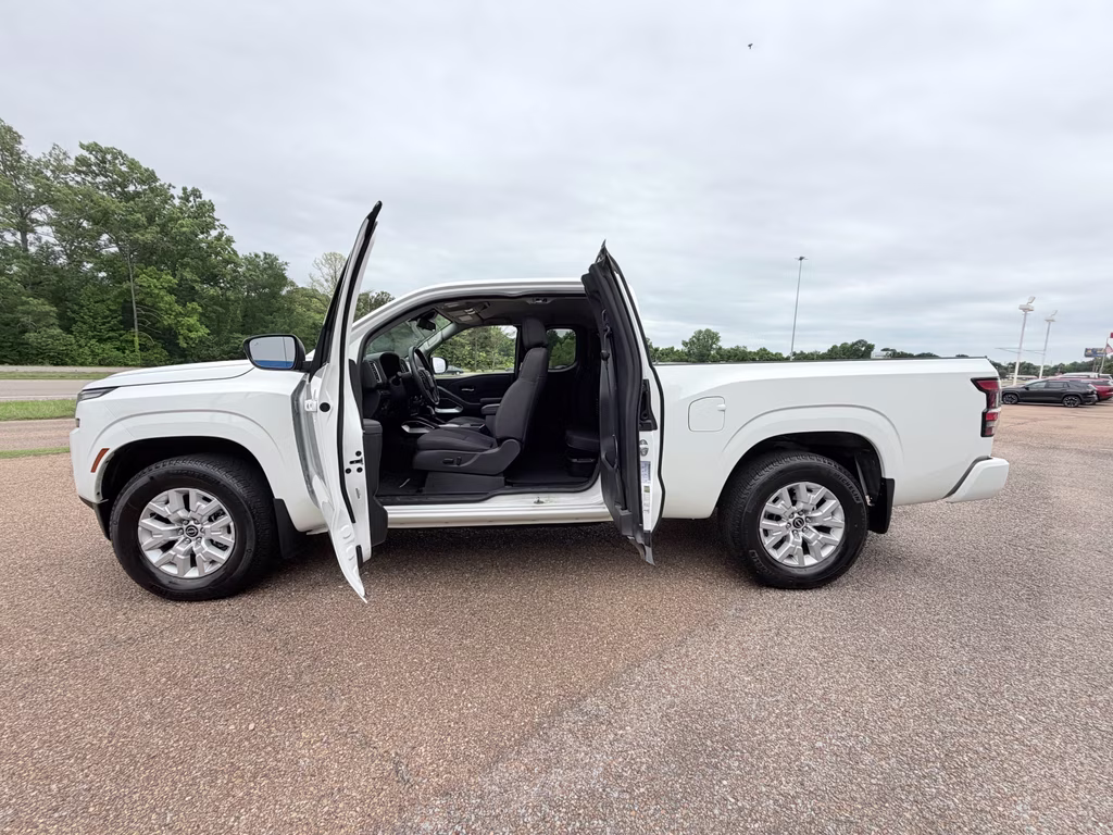 2024 Glacier White Nissan Frontier SV RWD Truck