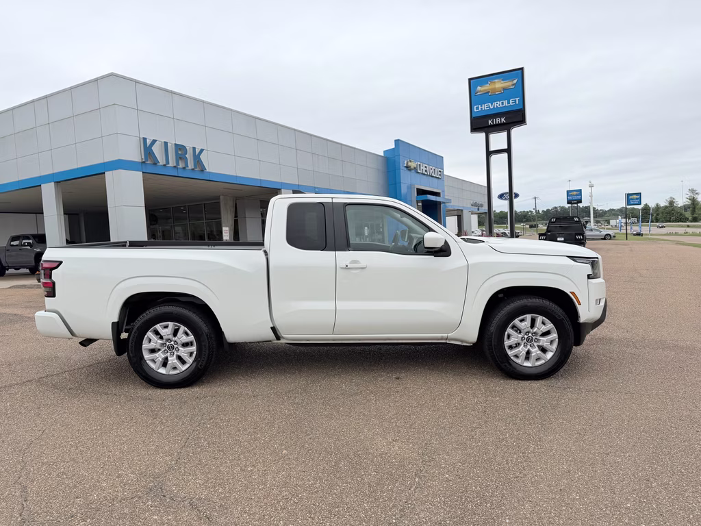 2024 Glacier White Nissan Frontier SV RWD Truck