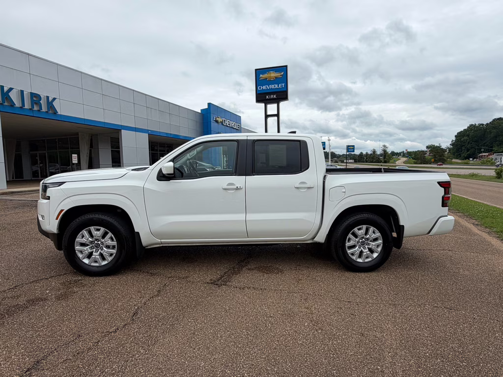 2024 Glacier White Nissan Frontier SV RWD Truck