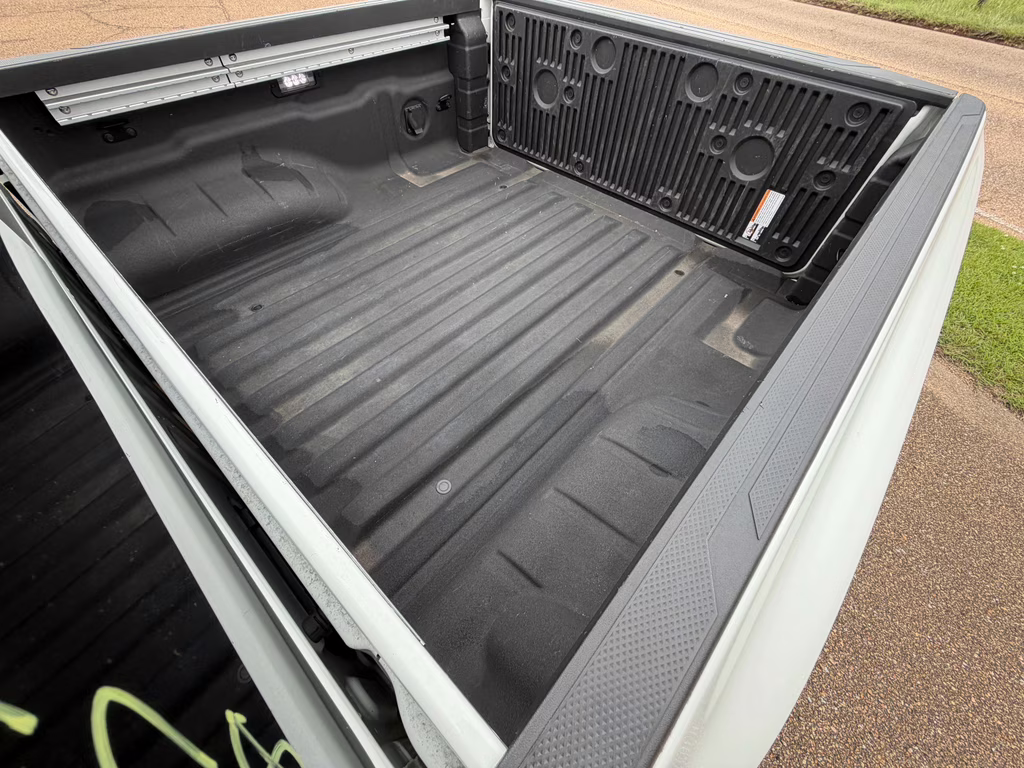 2024 Glacier White Nissan Frontier SV RWD Truck