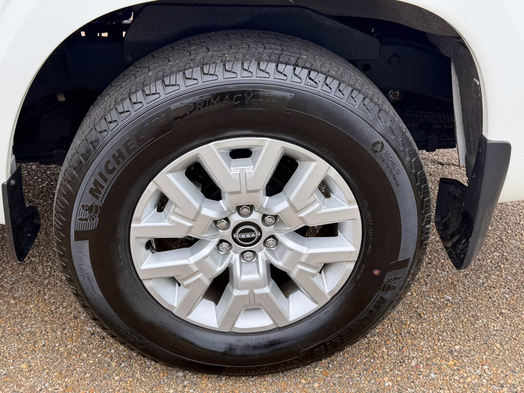 2024 Glacier White Nissan Frontier SV RWD Truck