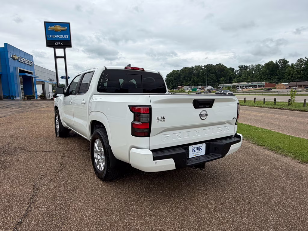 2024 Glacier White Nissan Frontier SV RWD Truck