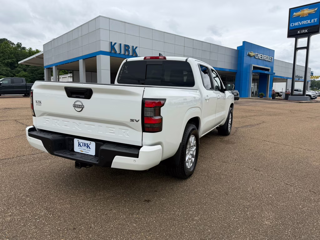 2024 Glacier White Nissan Frontier SV RWD Truck
