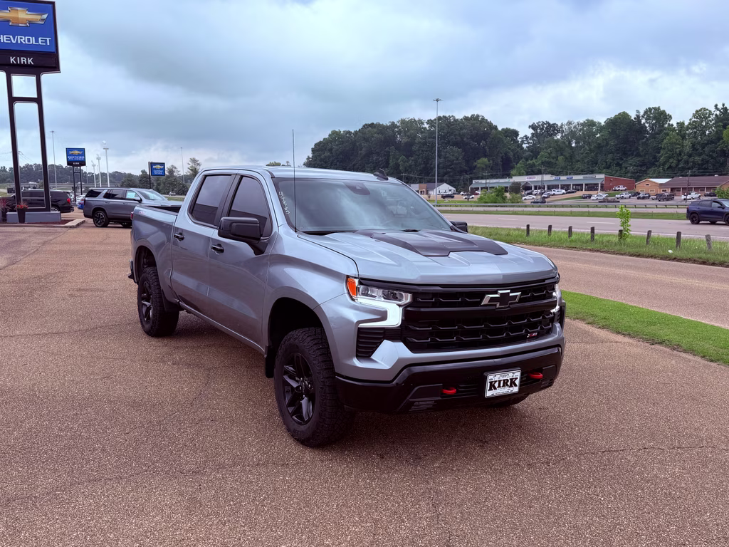 2024 Sterling Gray Metallic Chevrolet Silverado LT Trail Boss 4X4 Truck