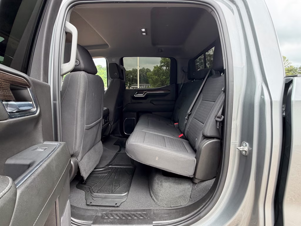 2024 Sterling Gray Metallic Chevrolet Silverado LT Trail Boss 4X4 Truck
