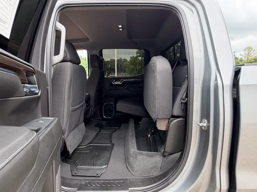 2024 Sterling Gray Metallic Chevrolet Silverado LT Trail Boss 4X4 Truck