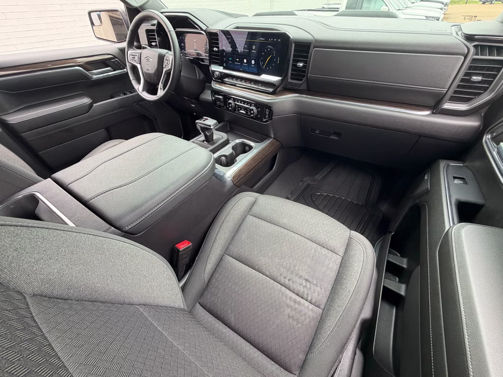 2024 Sterling Gray Metallic Chevrolet Silverado LT Trail Boss 4X4 Truck