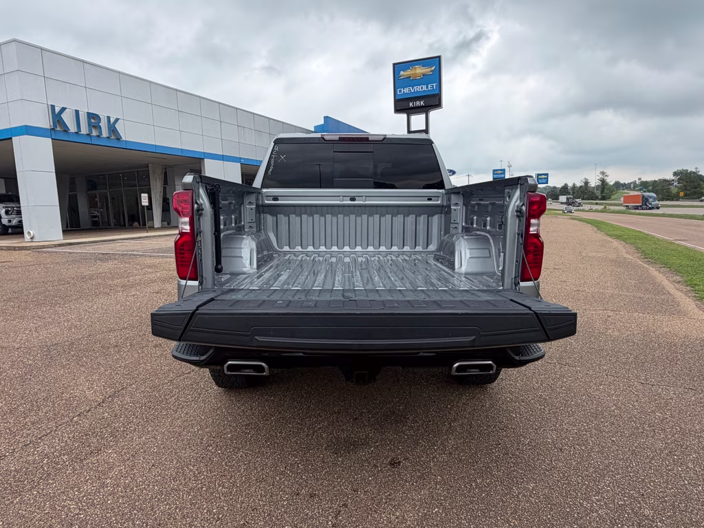 2024 Sterling Gray Metallic Chevrolet Silverado LT Trail Boss 4X4 Truck