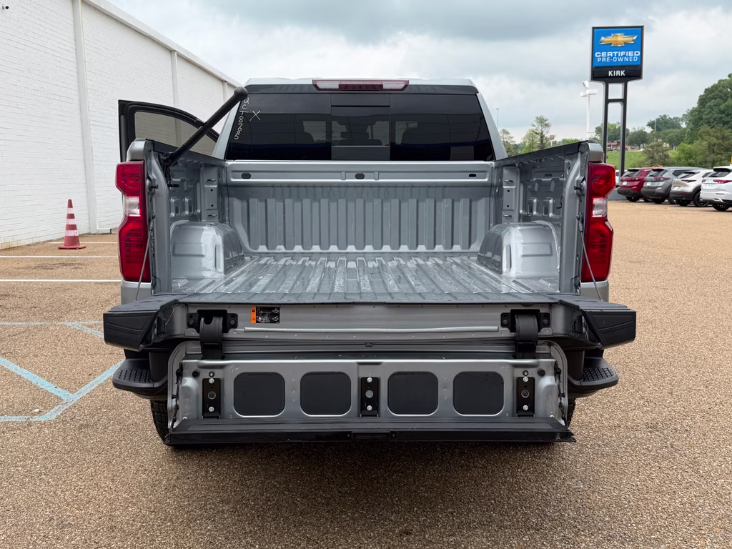 2024 Sterling Gray Metallic Chevrolet Silverado LT Trail Boss 4X4 Truck