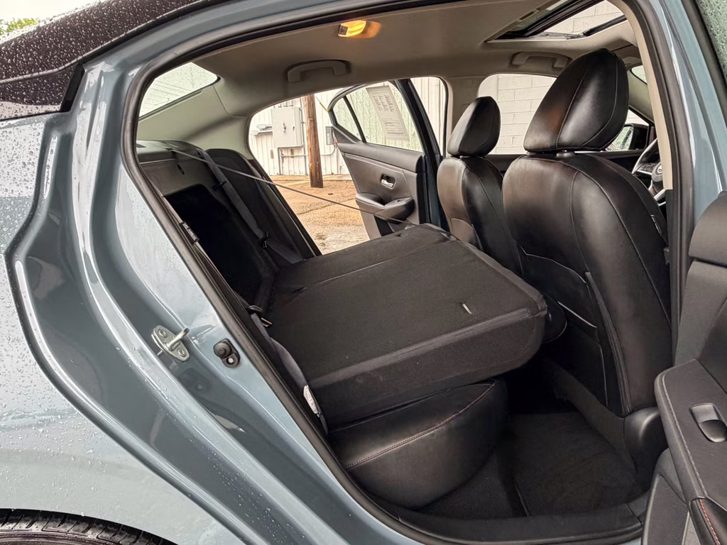 2024 Atlantic Gray Metallic/Super Black Nissan Sentra SR FWD Sedan