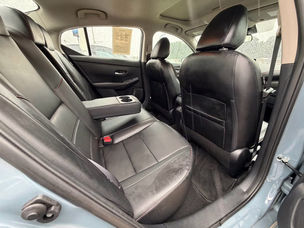 2024 Atlantic Gray Metallic/Super Black Nissan Sentra SR FWD Sedan