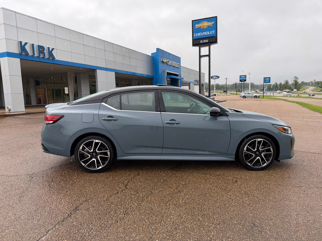 2024 Atlantic Gray Metallic/Super Black Nissan Sentra SR FWD Sedan