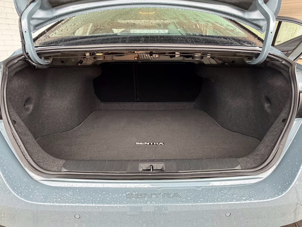 2024 Atlantic Gray Metallic/Super Black Nissan Sentra SR FWD Sedan