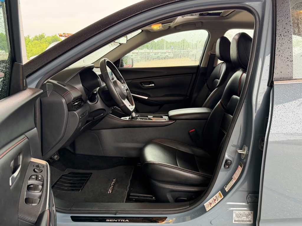 2024 Atlantic Gray Metallic/Super Black Nissan Sentra SR FWD Sedan