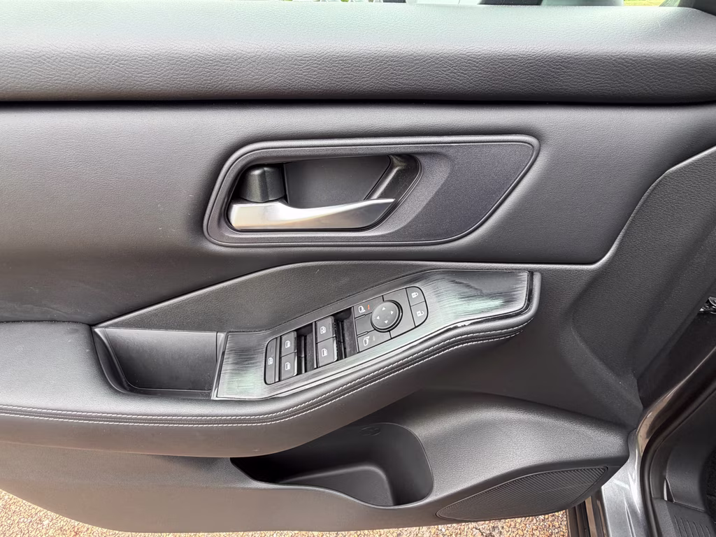 2024 Gun Metallic Nissan Rogue SV FWD SUV