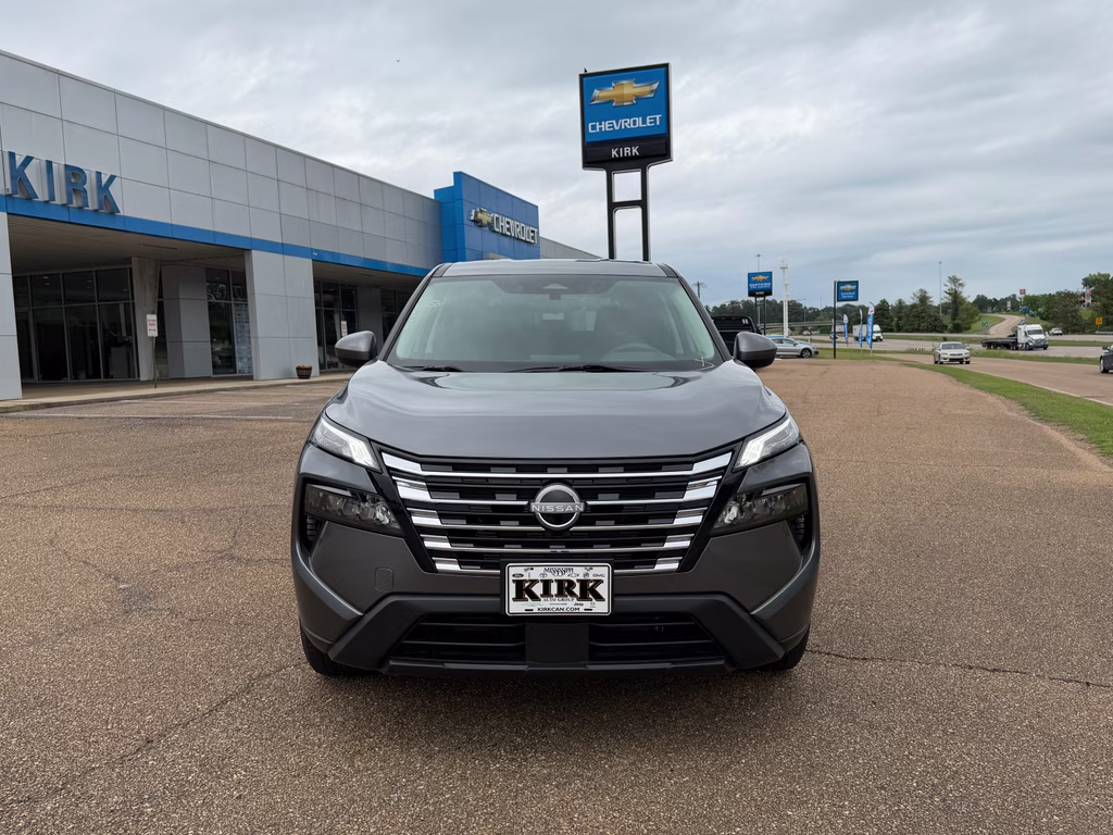 2024 Gun Metallic Nissan Rogue SV FWD SUV