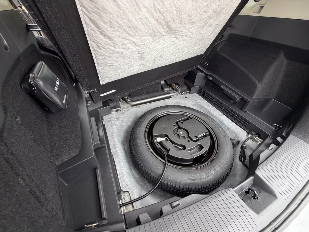 2024 Gun Metallic Nissan Rogue SV FWD SUV