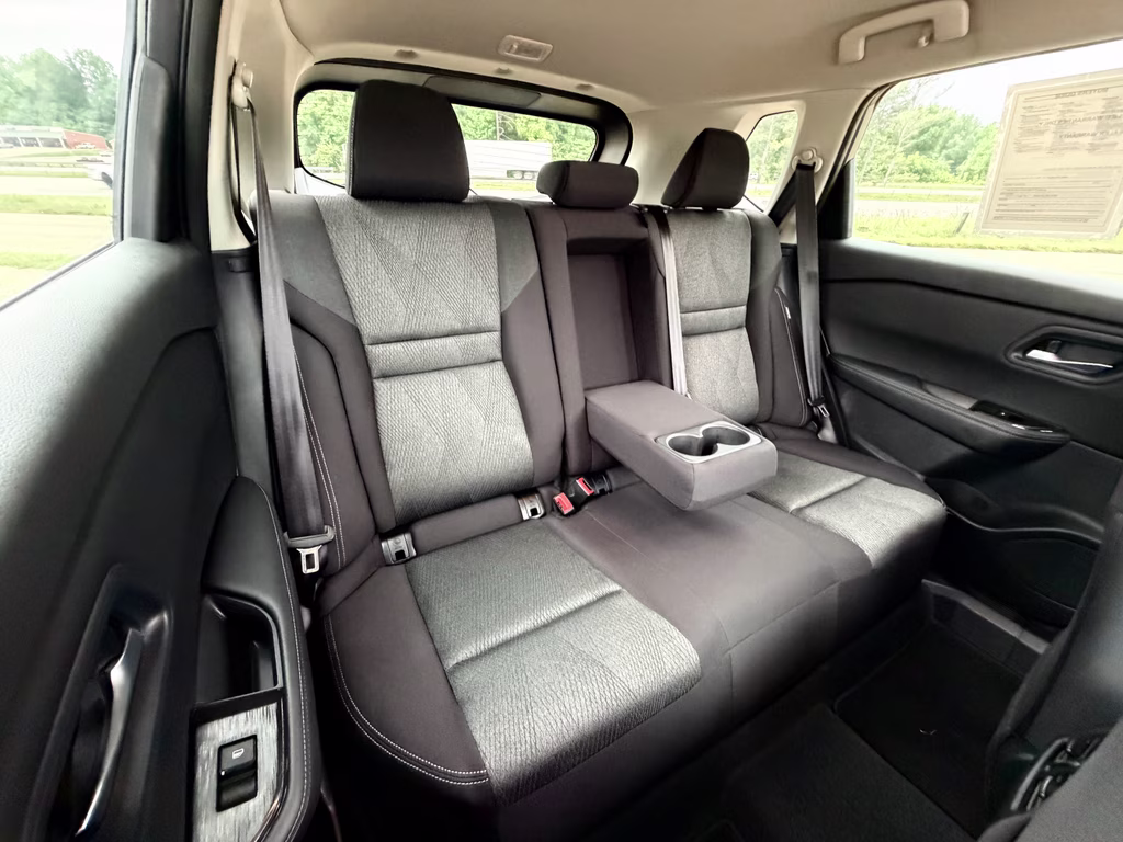 2024 Gun Metallic Nissan Rogue SV FWD SUV