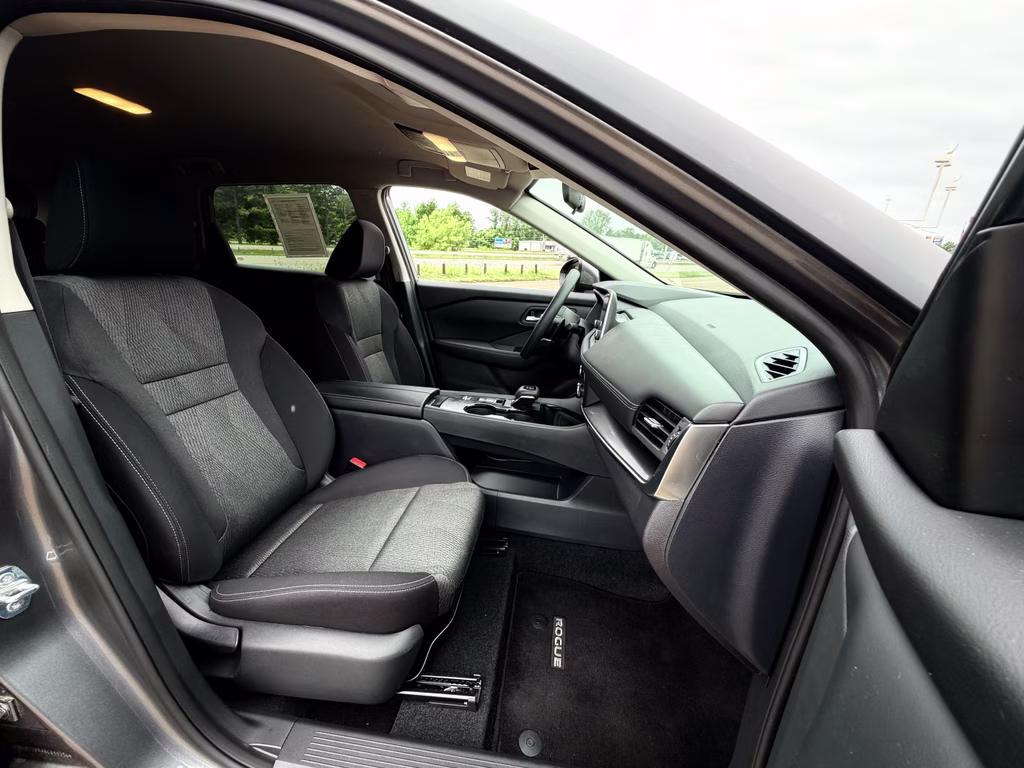 2024 Gun Metallic Nissan Rogue SV FWD SUV
