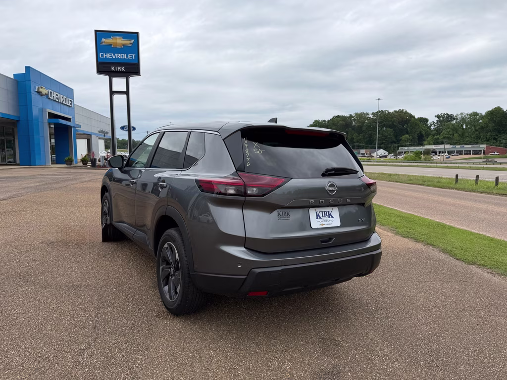 2024 Gun Metallic Nissan Rogue SV FWD SUV