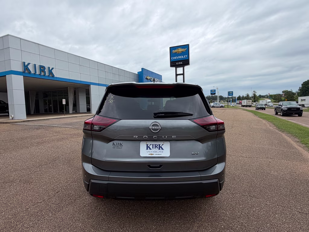 2024 Gun Metallic Nissan Rogue SV FWD SUV