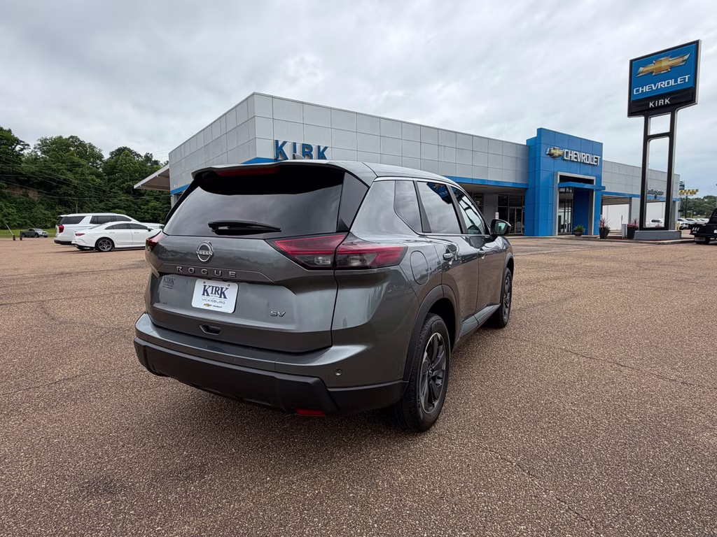 2024 Gun Metallic Nissan Rogue SV FWD SUV
