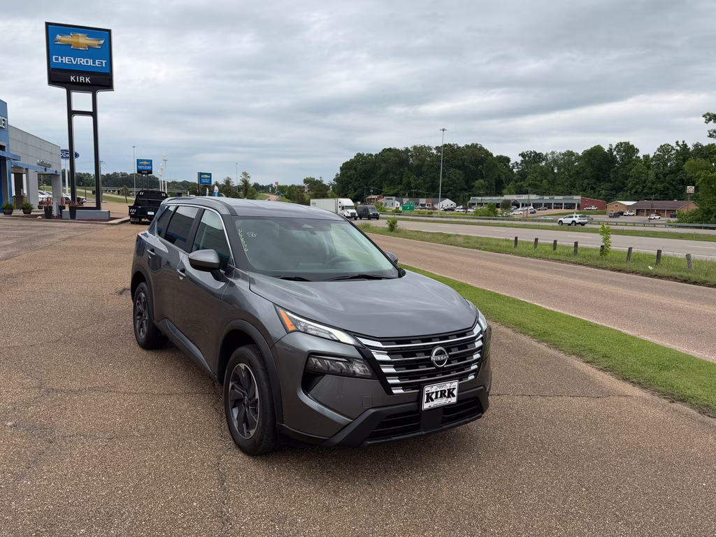 2024 Gun Metallic Nissan Rogue SV FWD SUV