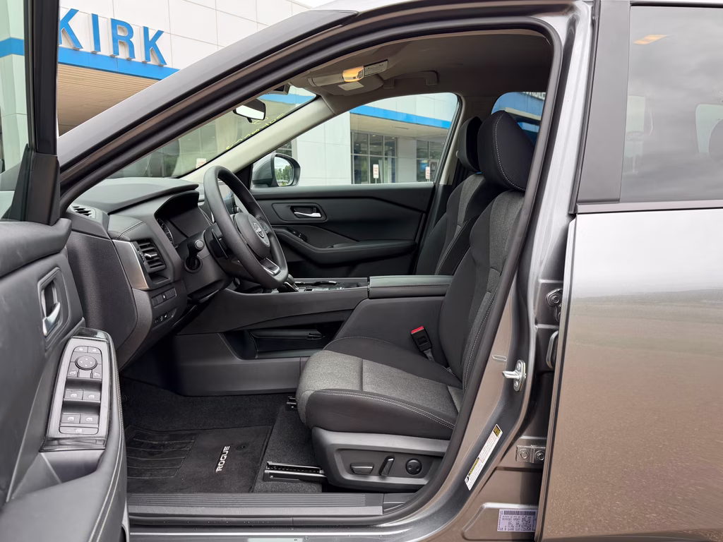 2024 Gun Metallic Nissan Rogue SV FWD SUV