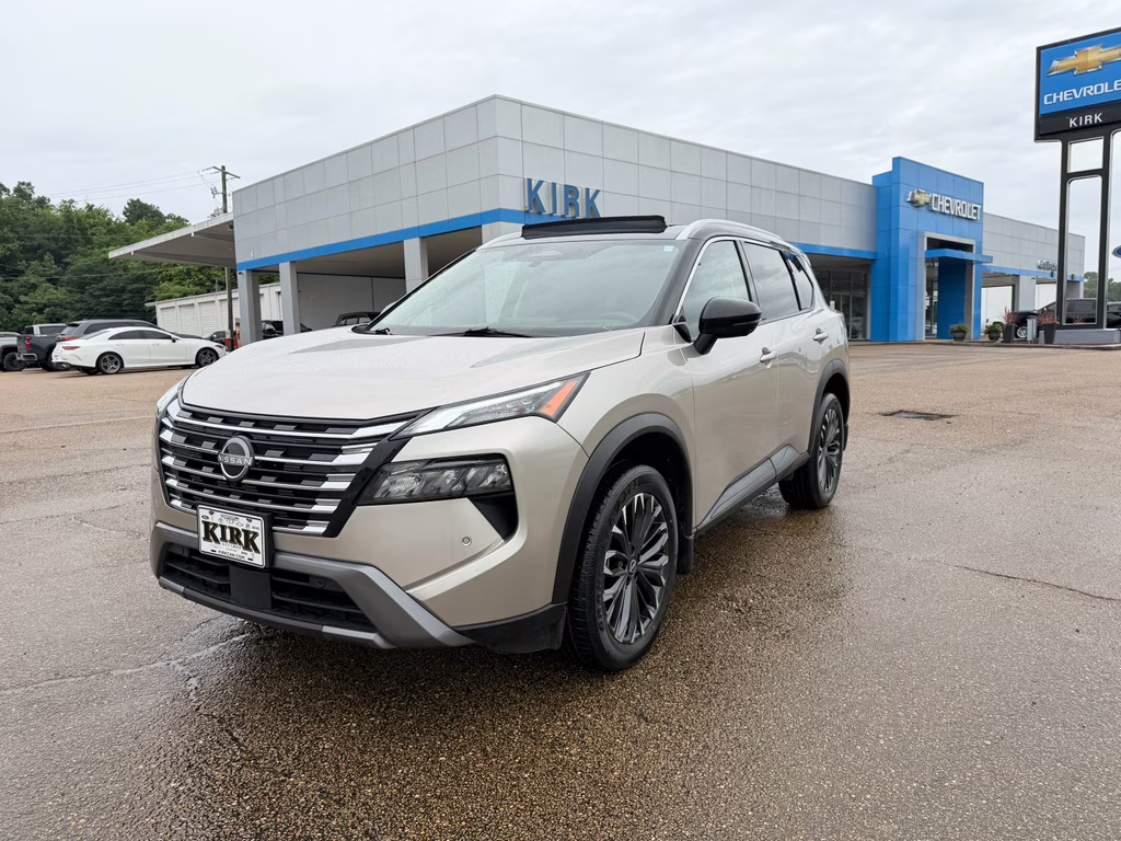 2025 Champagne Silver Metallic/Super Black Nissan Rogue SL FWD SUV