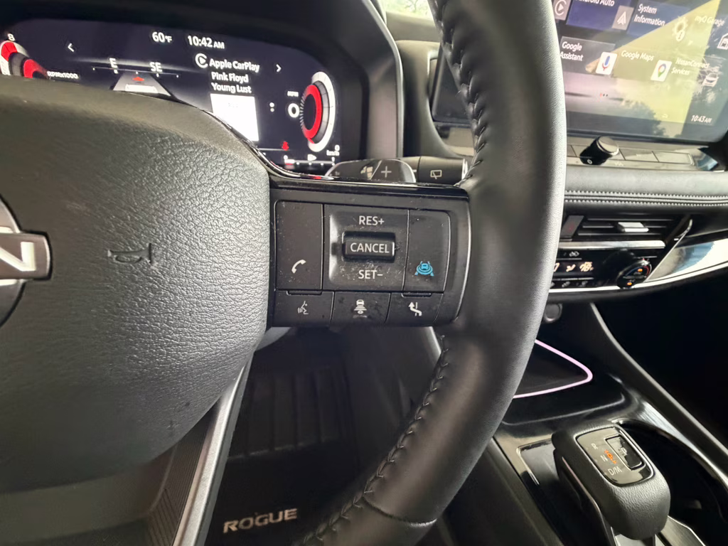 2025 Champagne Silver Metallic/Super Black Nissan Rogue SL FWD SUV