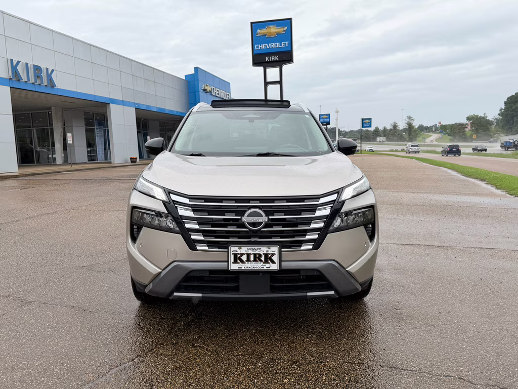 2025 Champagne Silver Metallic/Super Black Nissan Rogue SL FWD SUV