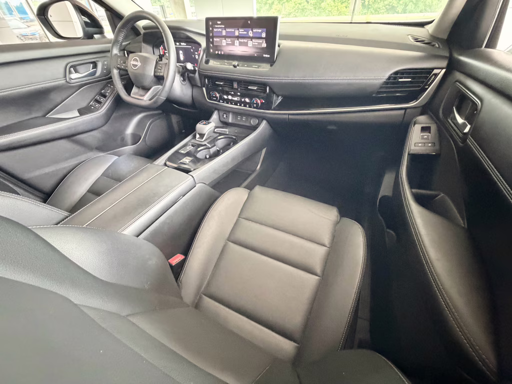 2025 Champagne Silver Metallic/Super Black Nissan Rogue SL FWD SUV