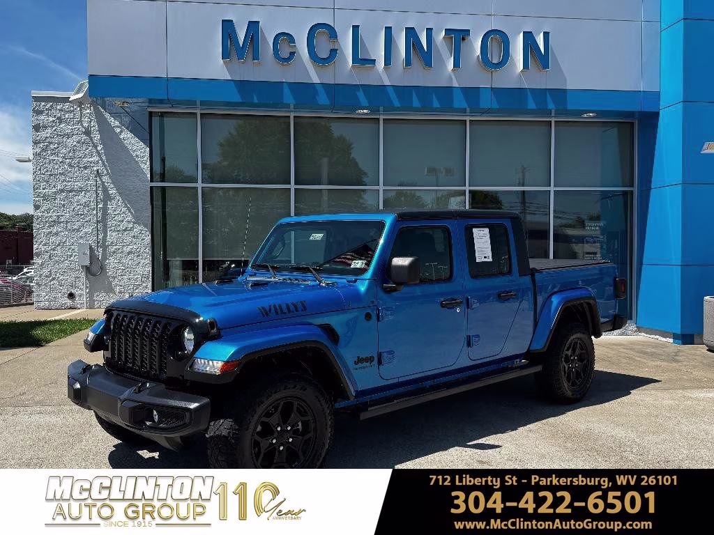 Hydro Blue Pearlcoat 2021 Jeep Gladiator Willys Crew Cab 4WD Pickup Truck Four-Wheel Drive 8-Speed Automatic