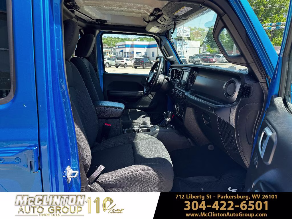 2021 Hydro Blue Pearlcoat Jeep Gladiator Willys 4X4 Truck