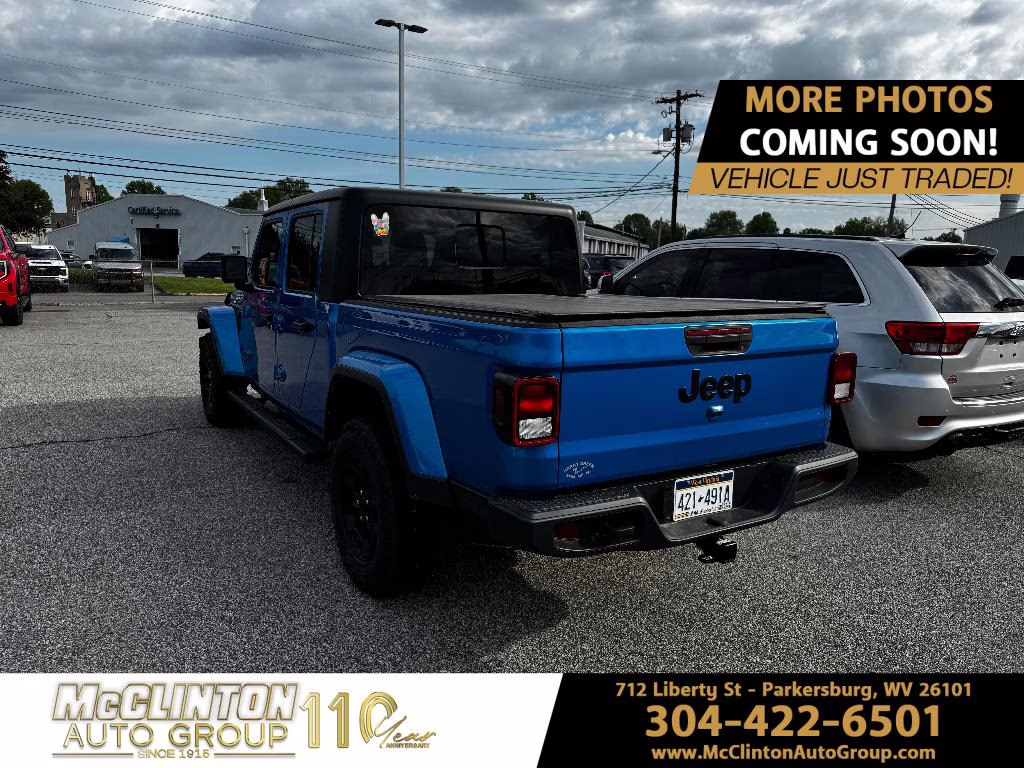 2021 Hydro Blue Pearlcoat Jeep Gladiator Willys 4X4 Truck