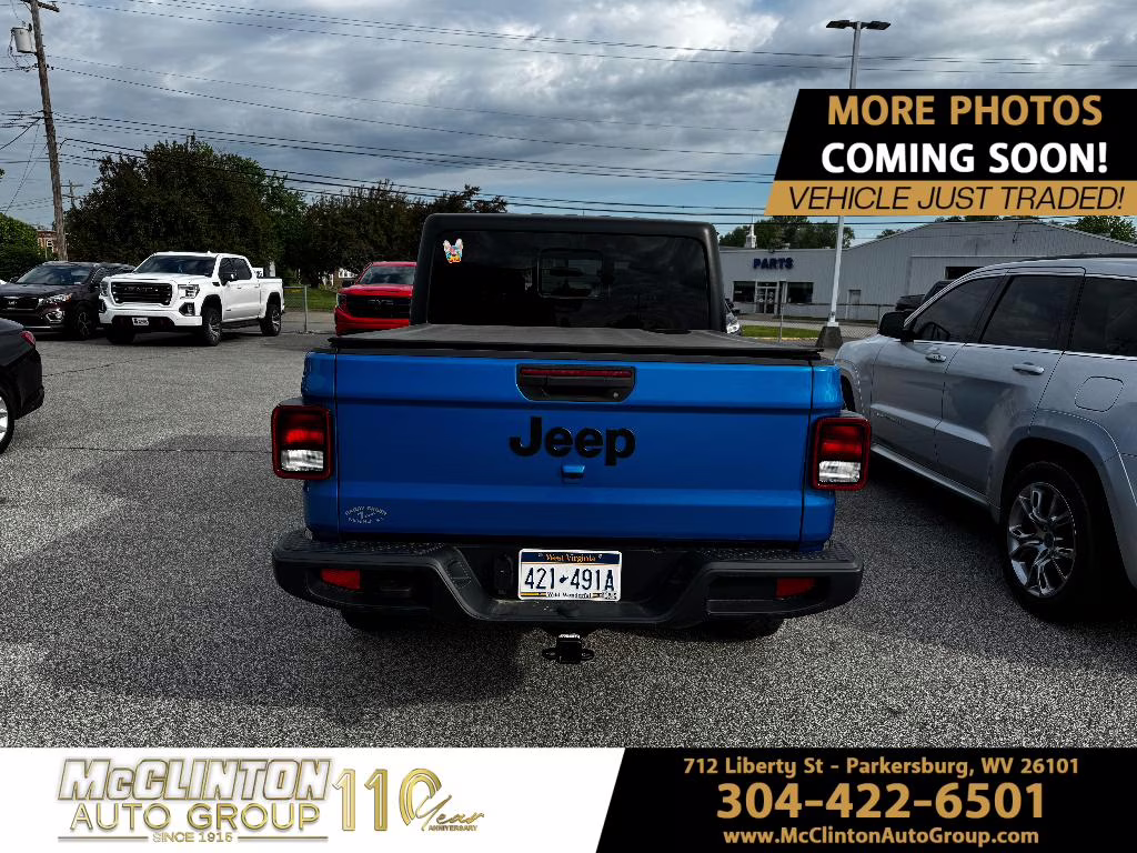 2021 Hydro Blue Pearlcoat Jeep Gladiator Willys 4X4 Truck