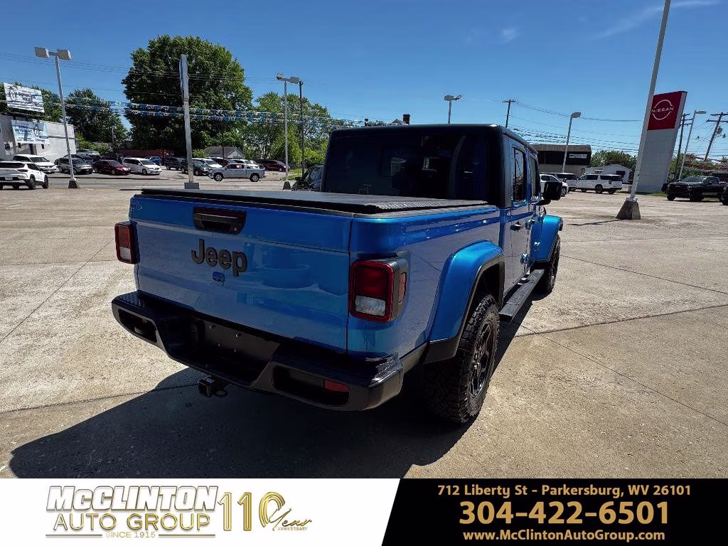 2021 Hydro Blue Pearlcoat Jeep Gladiator Willys 4X4 Truck